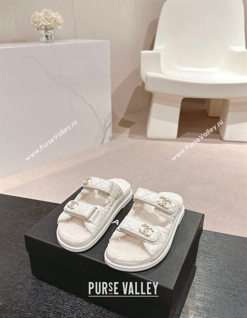 Chanel Quilted Calfskin Shearling Wool Flat Slides Sandal with Chain CC White 2024 (KL-241121144)