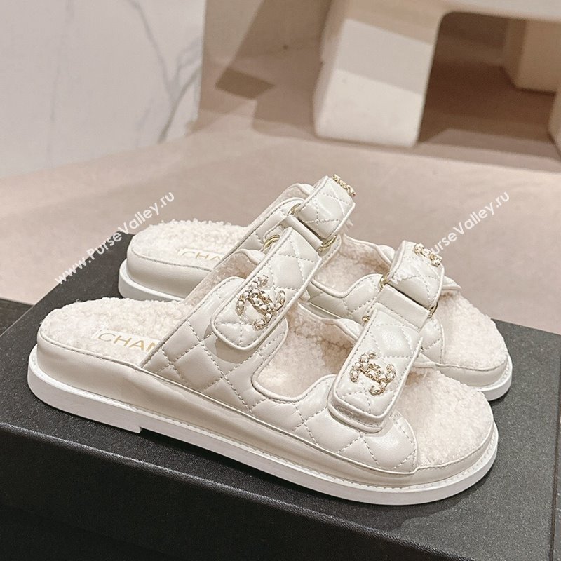 Chanel Quilted Calfskin Shearling Wool Flat Slides Sandal with Chain CC White 2024 (KL-241121144)