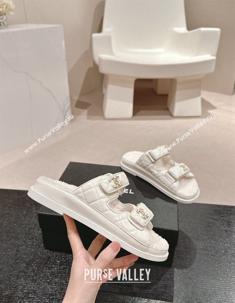 Chanel Quilted Calfskin Shearling Wool Flat Slides Sandal with Chain CC White 2024 (KL-241121144)