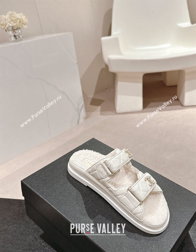 Chanel Quilted Calfskin Shearling Wool Flat Slides Sandal with Chain CC White 2024 (KL-241121144)