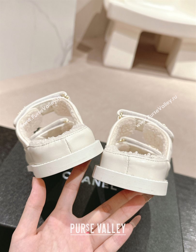 Chanel Quilted Calfskin Shearling Wool Flat Slides Sandal with Chain CC White 2024 (KL-241121144)