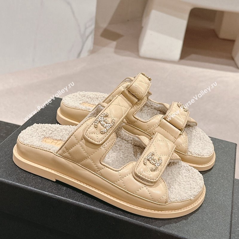 Chanel Quilted Calfskin Shearling Wool Flat Slides Sandal with Chain CC Light Beige 2024 (KL-241121145)