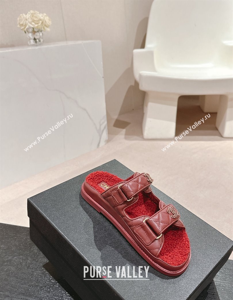 Chanel Quilted Calfskin Shearling Wool Flat Slides Sandal with Chain CC Burgundy 2024 (KL-241121148)