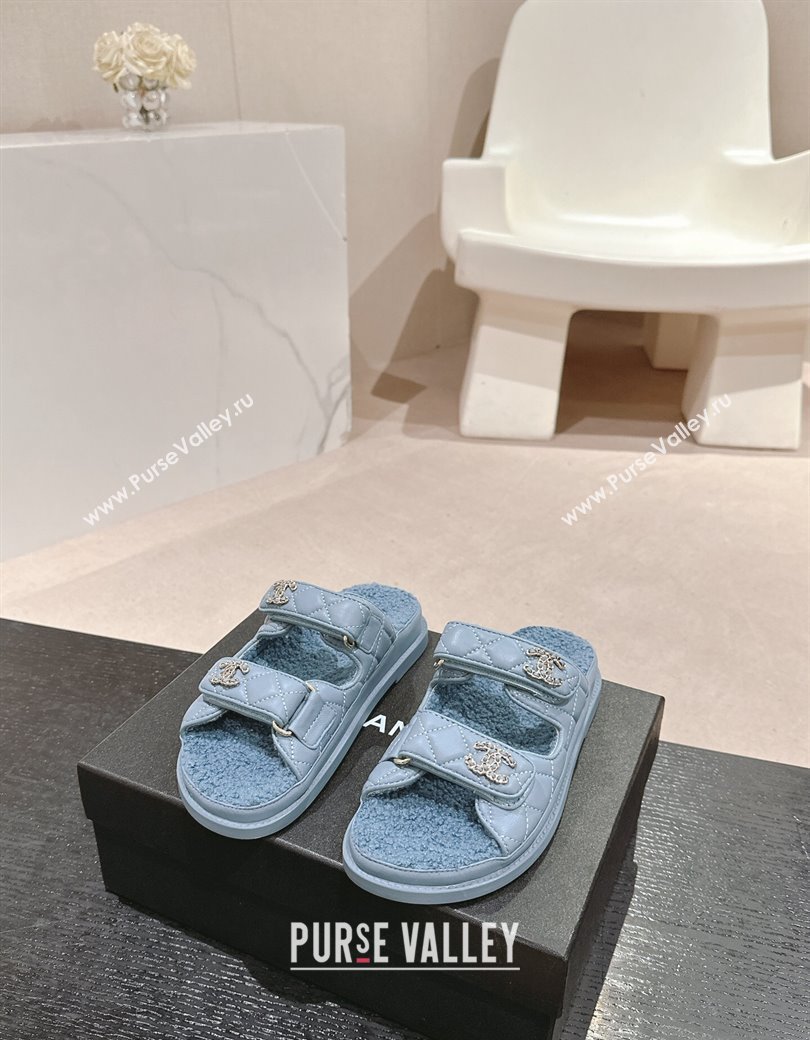 Chanel Quilted Calfskin Shearling Wool Flat Slides Sandal with Chain CC Blue2 2024 (KL-241121151)