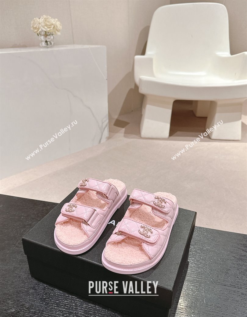 Chanel Quilted Calfskin Shearling Wool Flat Slides Sandal with Chain CC Light Pink 2024 (KL-241121153)