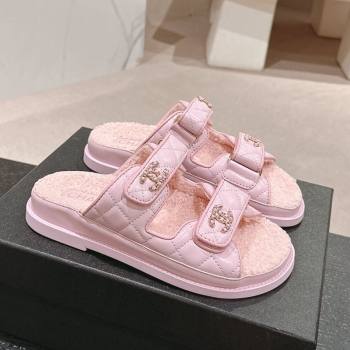 Chanel Quilted Calfskin Shearling Wool Flat Slides Sandal with Chain CC Light Pink 2024 (KL-241121153)