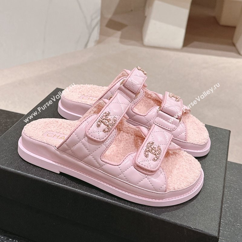 Chanel Quilted Calfskin Shearling Wool Flat Slides Sandal with Chain CC Light Pink 2024 (KL-241121153)