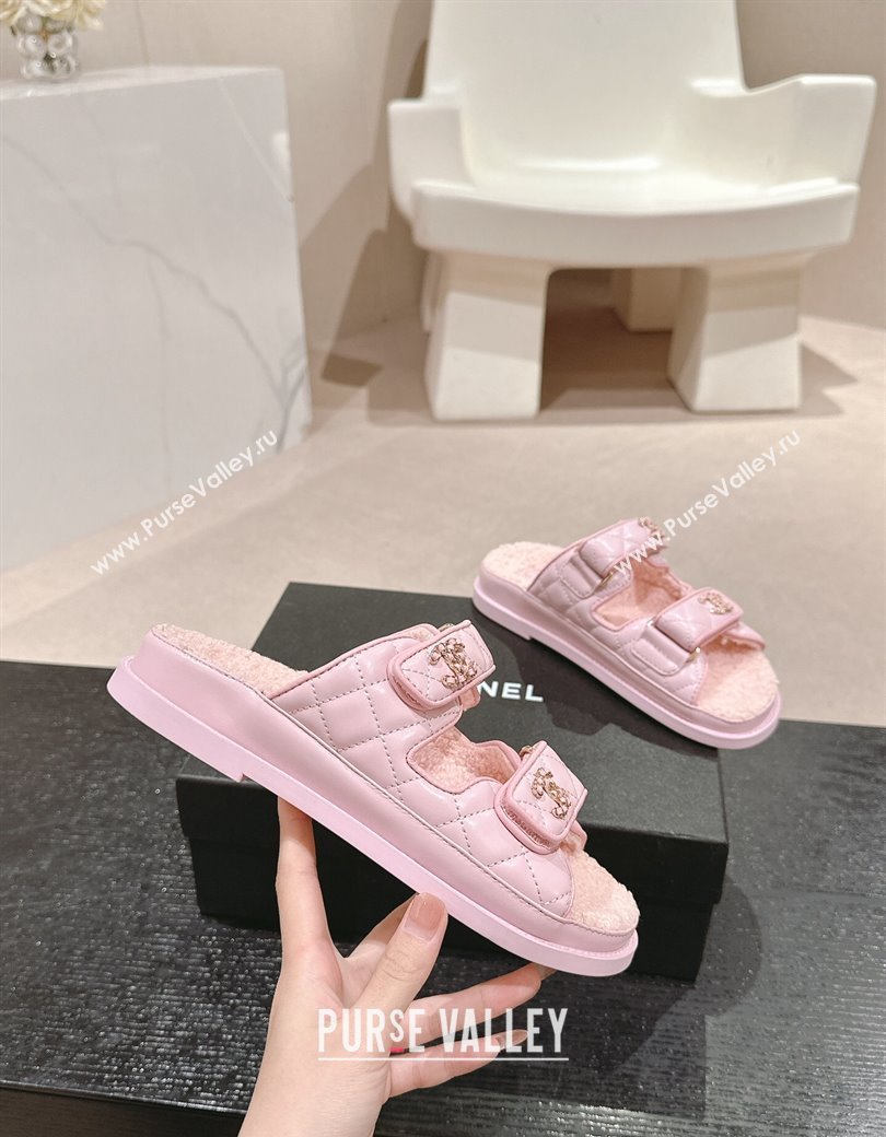 Chanel Quilted Calfskin Shearling Wool Flat Slides Sandal with Chain CC Light Pink 2024 (KL-241121153)