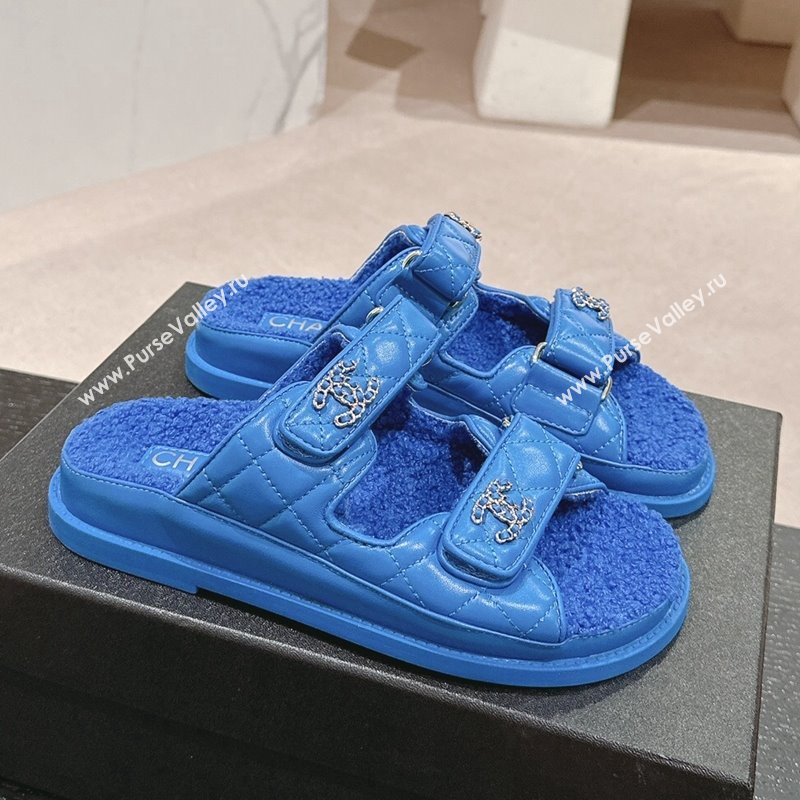 Chanel Quilted Calfskin Shearling Wool Flat Slides Sandal with Chain CC Sky Blue 2024 (KL-241121154)