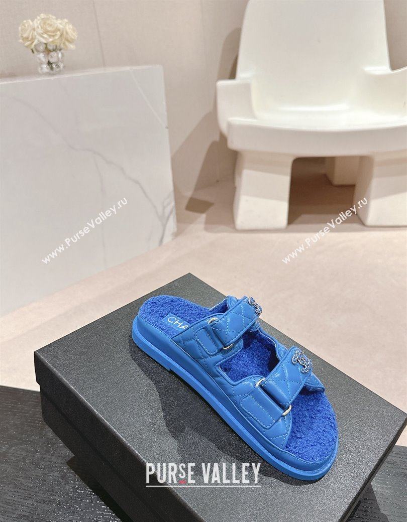 Chanel Quilted Calfskin Shearling Wool Flat Slides Sandal with Chain CC Sky Blue 2024 (KL-241121154)