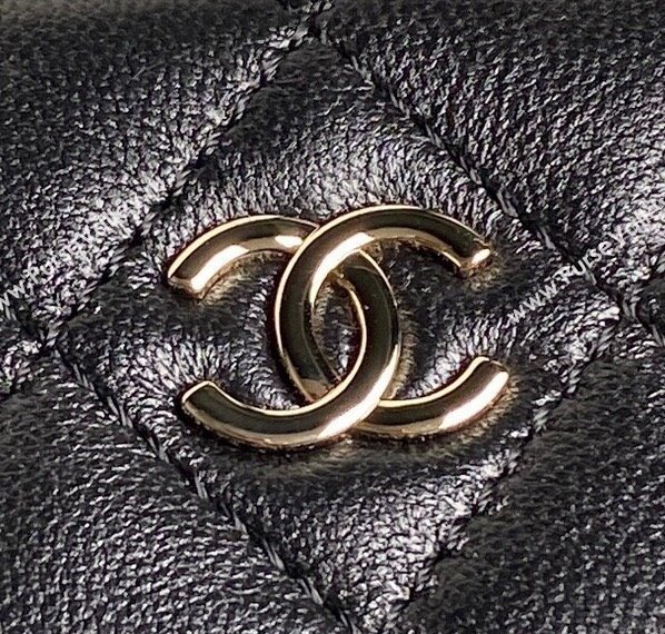 Chanel Shiny Crumpled Lambskin Clutch with Chain AP4348 Black 2024 (yezi-241206039)