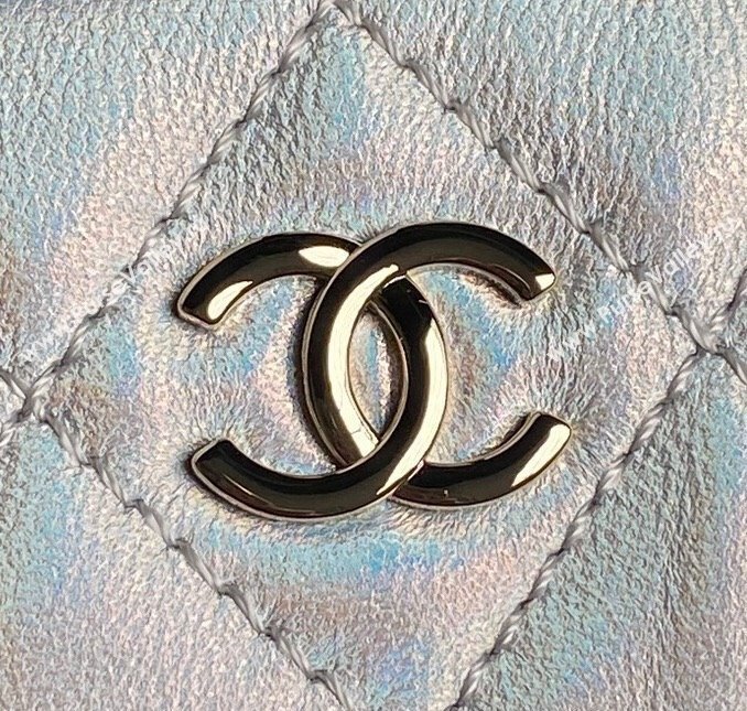 Chanel Iridescent Metallic Lambskin Clutch with Chain AP4348 Silver 2024 (yezi-241206040)