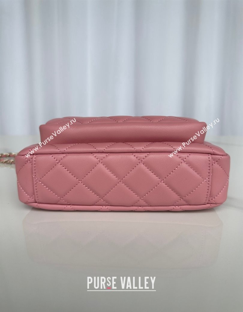 Chanel Shiny Crumpled Lambskin Clutch with Chain AP4349 Light Pink 2024 (yezi-241206042)