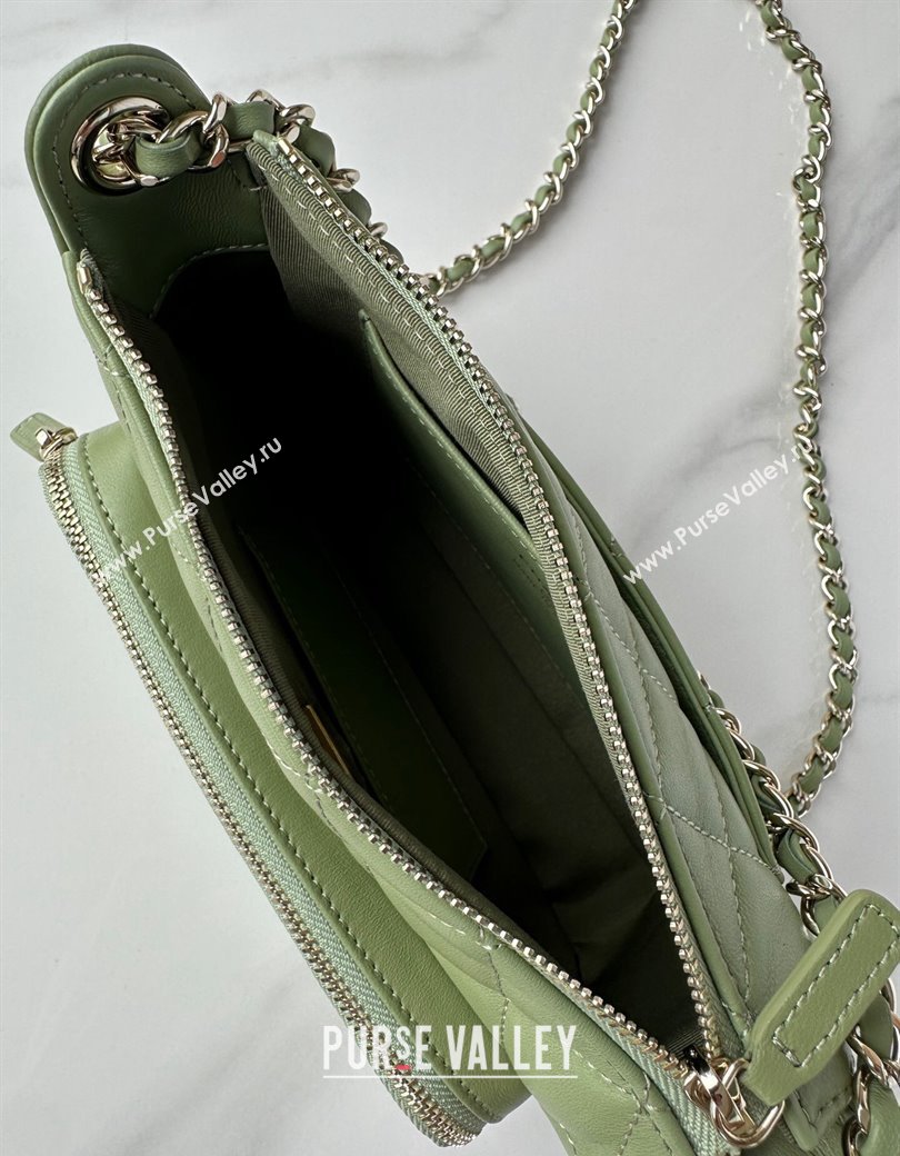 Chanel Shiny Crumpled Lambskin Clutch with Chain AP4349 Green 2024 (yezi-241206043)