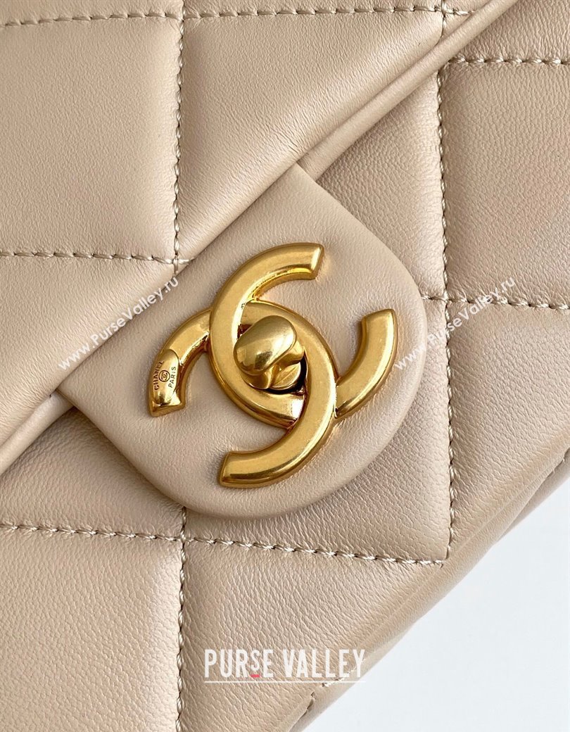 Chanel Lambskin Small Flap Bag with CC Chain Light Beige 2024 AS5174 (yezi-241207050)