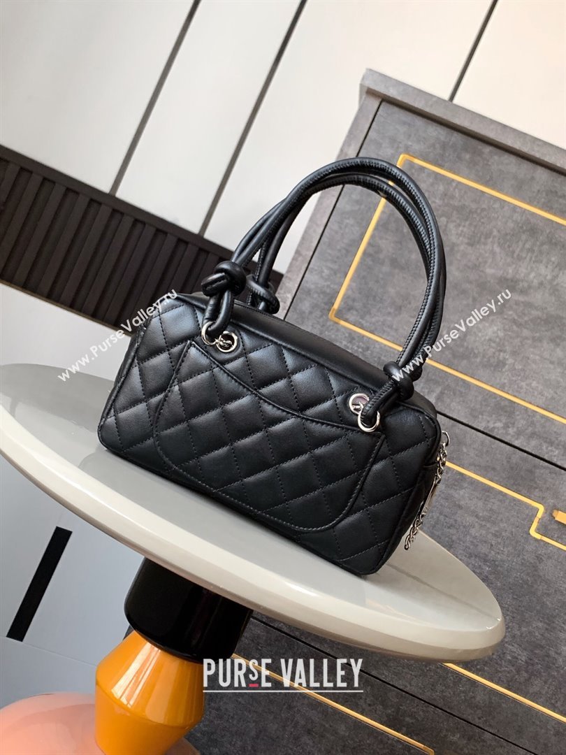 Chanel Quilted Calfskin Bowling bag with Maxi CC A6329 Black/White 2024 (yezi-241206053)