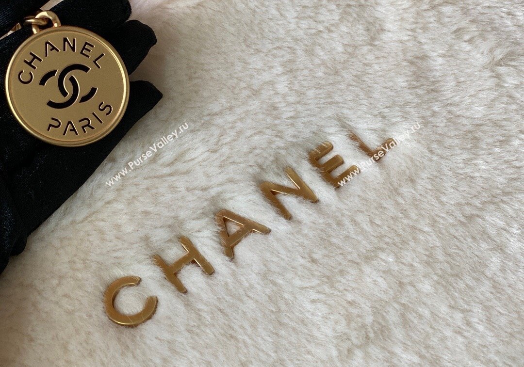 Chanel 22 Shearling Small Shopping Bag AS3260 White 2024 TOP (SM-241209027)