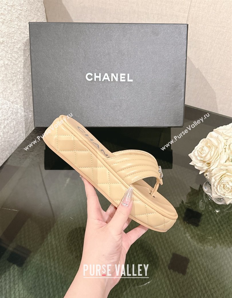 Chanel Chevron Lambskin Platform Thong Slides Sandal 4.5cm Beige 2024 G46108 (MD-250102131)