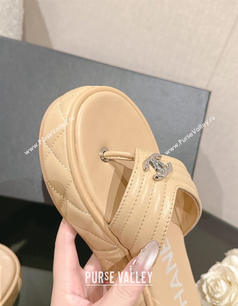 Chanel Chevron Lambskin Platform Thong Slides Sandal 4.5cm Beige 2024 G46108 (MD-250102131)