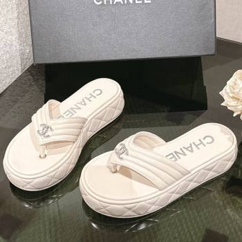 Chanel Chevron Lambskin Platform Thong Slides Sandal 4.5cm Pale Grey 2024 G46108 (MD-250102135)