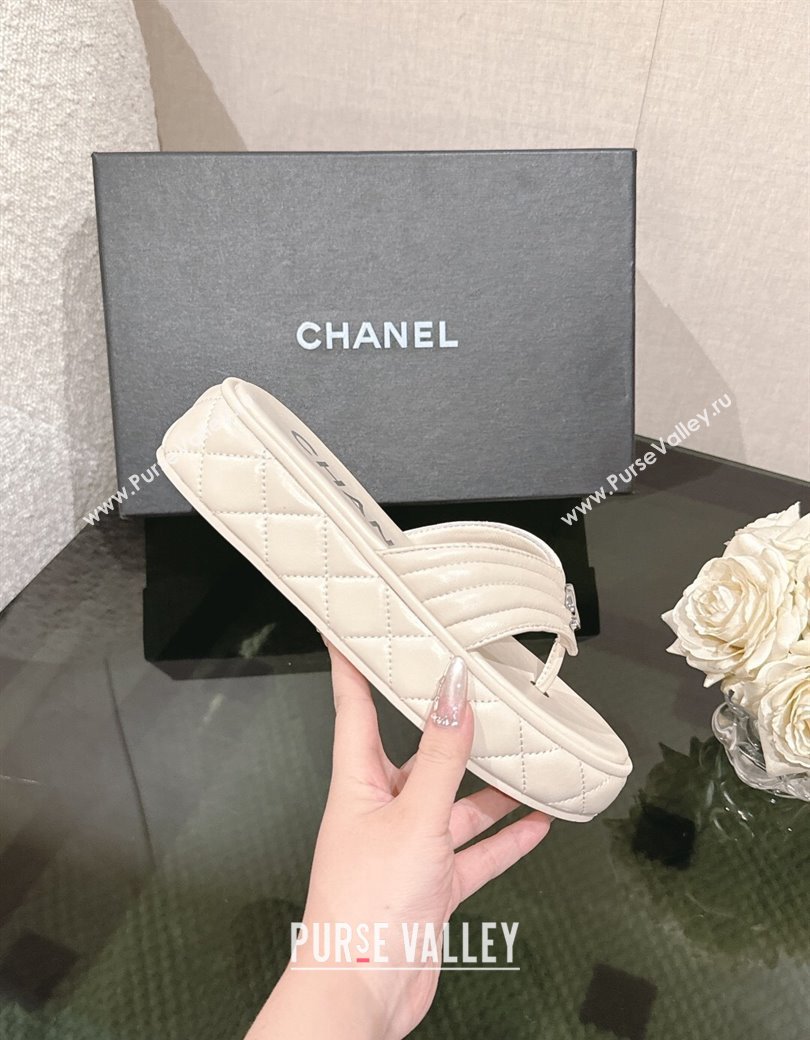 Chanel Chevron Lambskin Platform Thong Slides Sandal 4.5cm Pale Grey 2024 G46108 (MD-250102135)