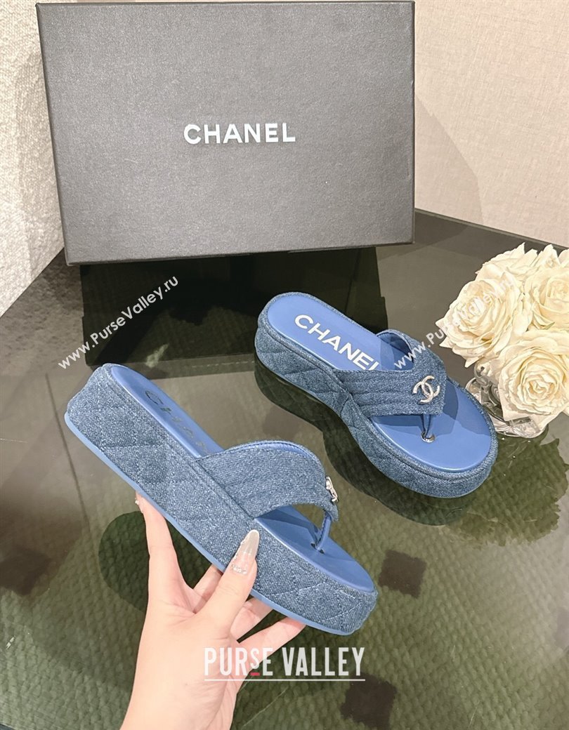 Chanel Chevron Denim Platform Thong Slides Sandal 4.5cm Blue 2024 G46108 (MD-250102137)