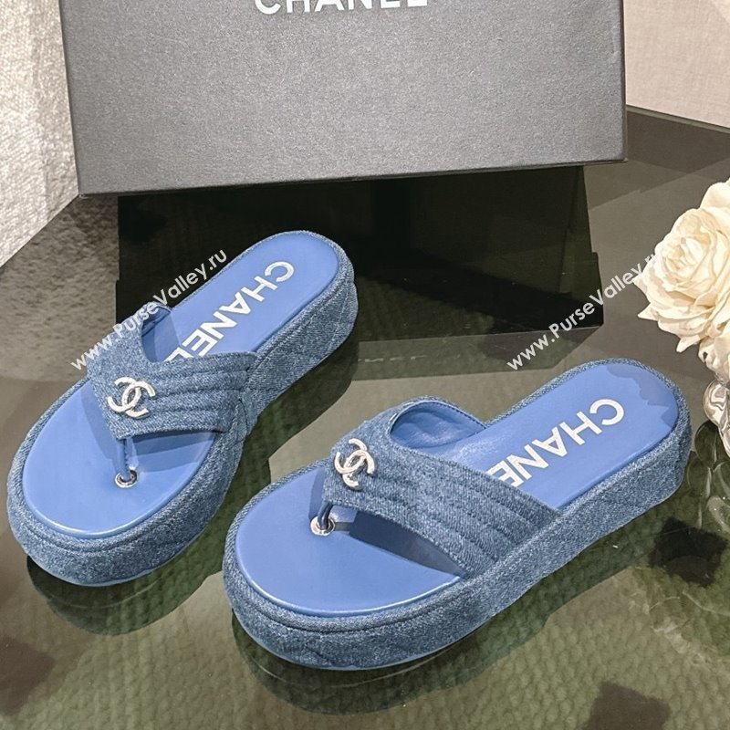 Chanel Chevron Denim Platform Thong Slides Sandal 4.5cm Blue 2024 G46108 (MD-250102137)