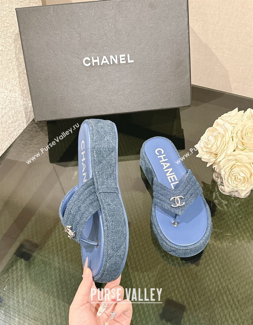 Chanel Chevron Denim Platform Thong Slides Sandal 4.5cm Blue 2024 G46108 (MD-250102137)