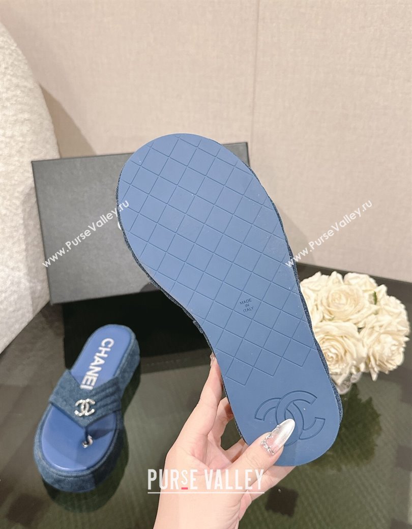 Chanel Chevron Denim Platform Thong Slides Sandal 4.5cm Blue 2024 G46108 (MD-250102137)