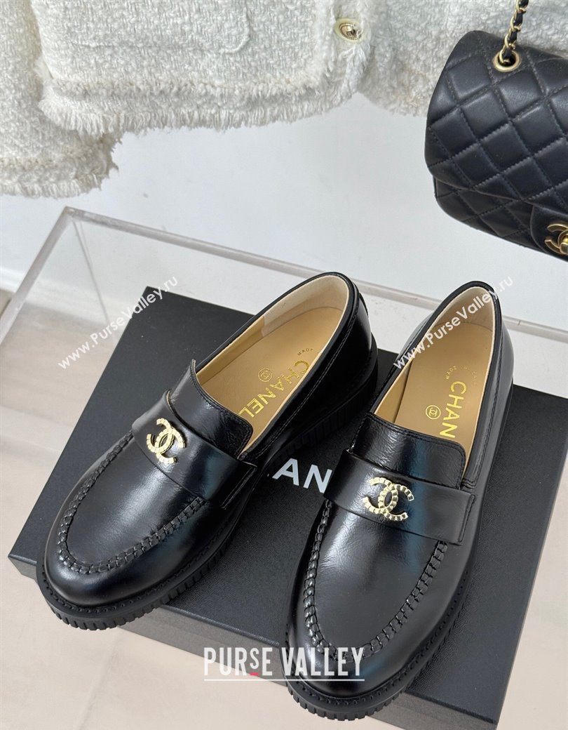 Chanel Shiny Crumpled Calfskin Loafers with Metal-Tone CC G46112 Black 2024 (MD-250103016)