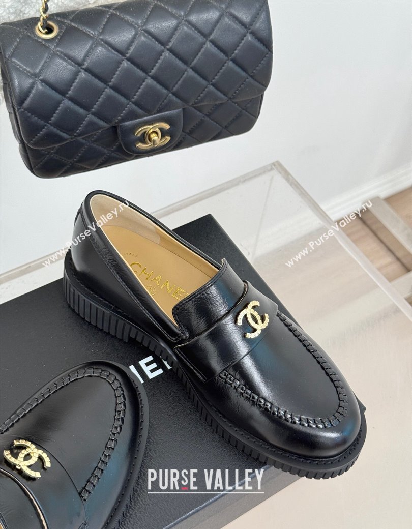 Chanel Shiny Crumpled Calfskin Loafers with Metal-Tone CC G46112 Black 2024 (MD-250103016)