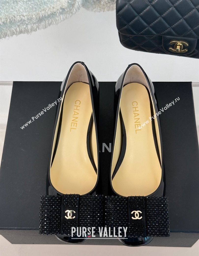 Chanel Patent Calfskin Pumps with Strass Bow Black 2024 CH010303 (MD-250103018)