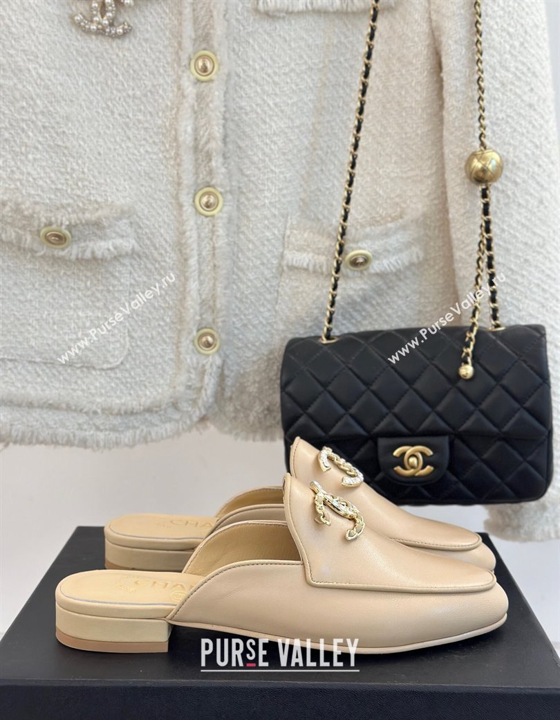 Chanel Lambskin Flat Mules with Strass and Chain CC G46157 Beige 2024 (MD-250102104)