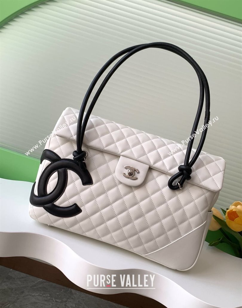 Chanel Quilted Calfskin Airport Flap Bag with Maxi CC White/Black2 2025 AS6338 (yezi-250111050)