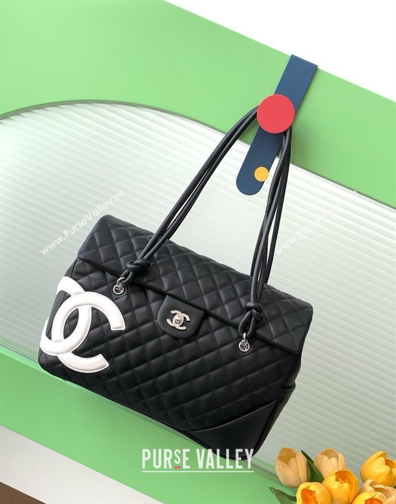 Chanel Quilted Calfskin Airport Flap Bag with Maxi CC Black/White2 2025 AS6338 (yezi-250111051)