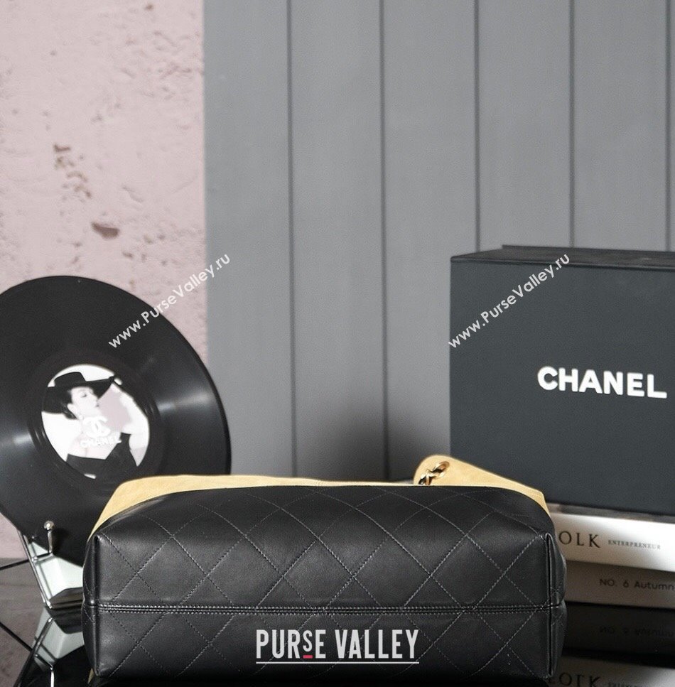 Chanel Quilted Suede and Calfskin Hobo Bag Yellow/Black 2025 (yezi-250113037)