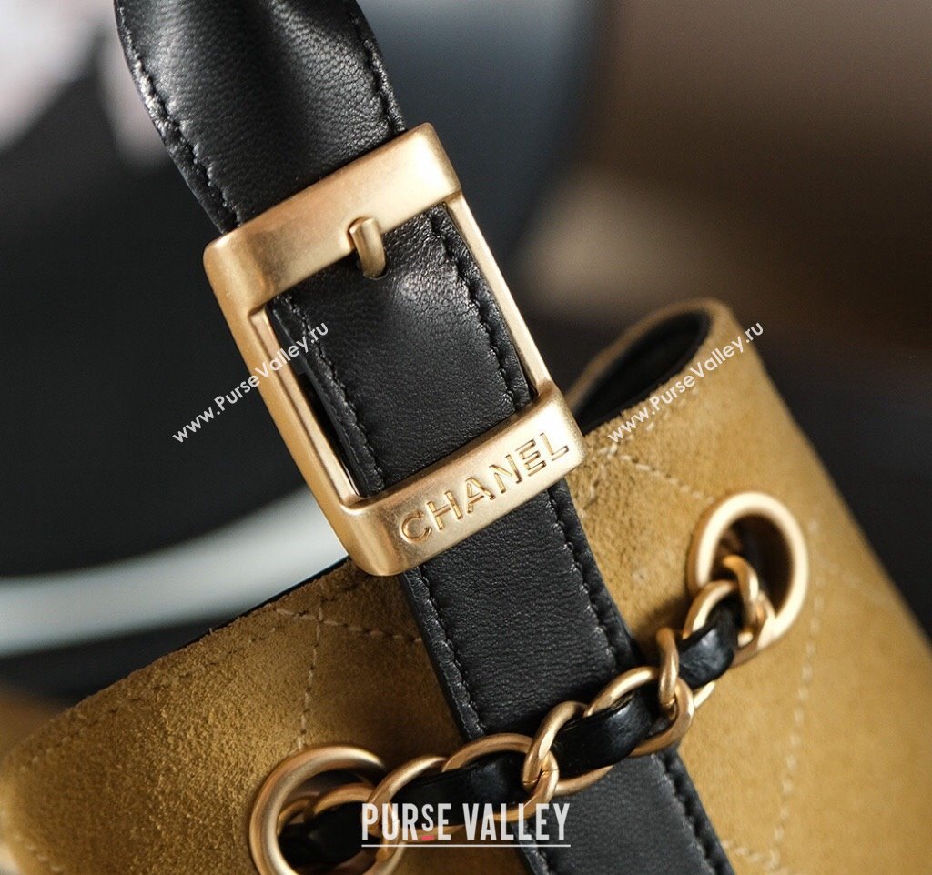 Chanel Quilted Suede and Calfskin Hobo Bag Yellow/Black 2025 (yezi-250113037)