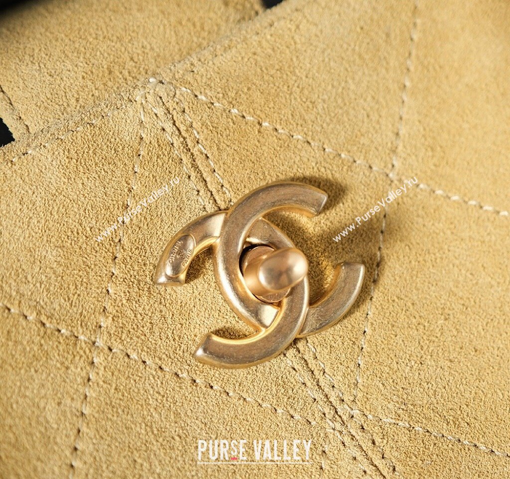 Chanel Quilted Suede and Calfskin Hobo Bag Yellow/Black 2025 (yezi-250113037)