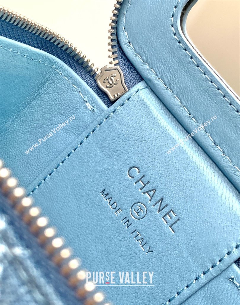 Chanel Light Blue Denim Clutch with Chain and Heart AP3203 2025 0113 (yezi-250113033)