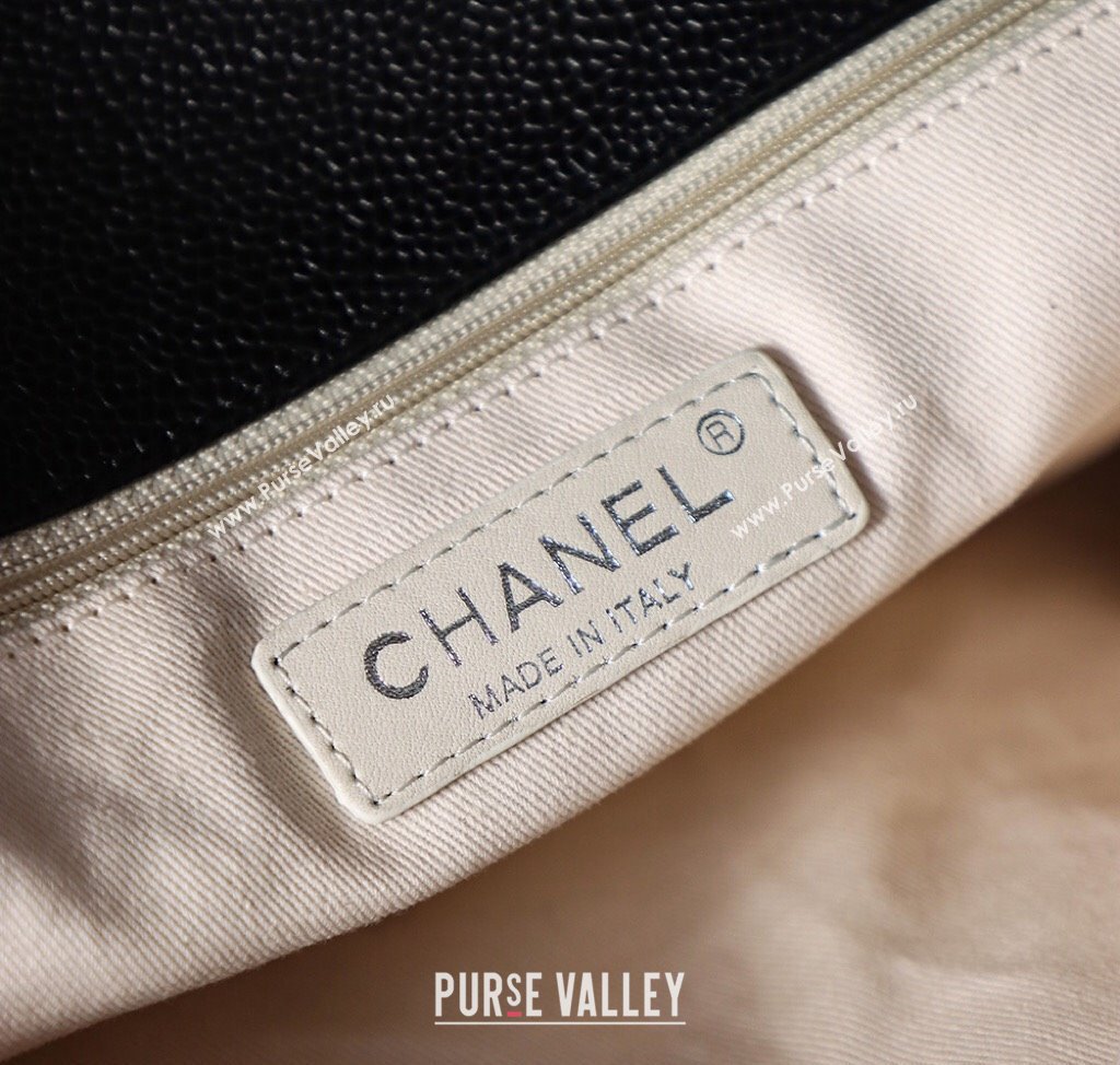 Chanel Vintage XXL Airline Travel Flap Bag in Caviar Grained Calfskin Black/Gunmetal 2025 (yezi-250213063)