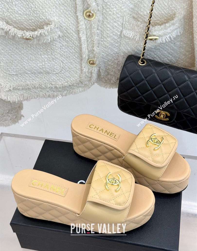 Chanel Quilted Lambskin Wedge Slides Sandal with Foldover Beige 2025 CH030314 (MD-250303112)