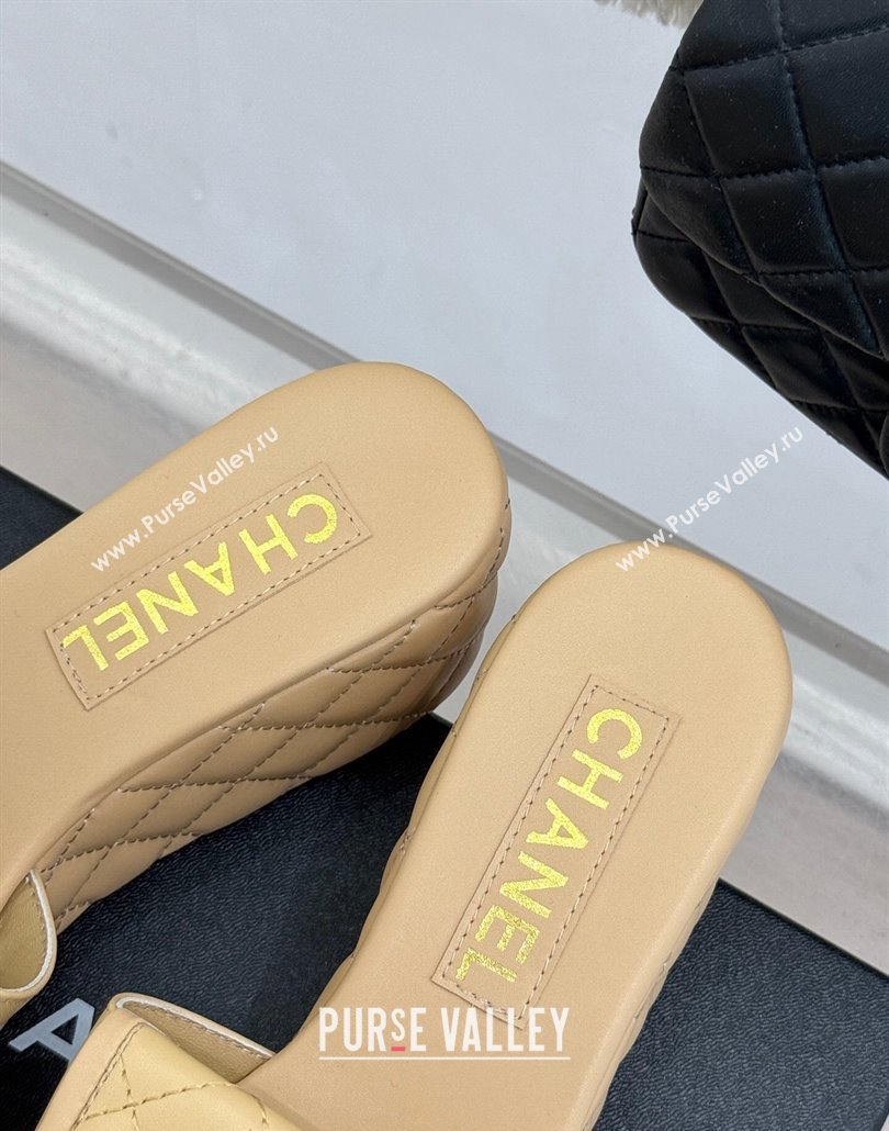 Chanel Quilted Lambskin Wedge Slides Sandal with Foldover Beige 2025 CH030314 (MD-250303112)