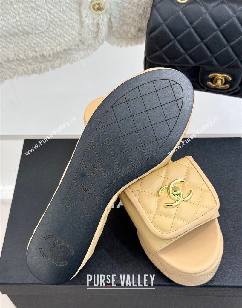 Chanel Quilted Lambskin Wedge Slides Sandal with Foldover Beige 2025 CH030314 (MD-250303112)