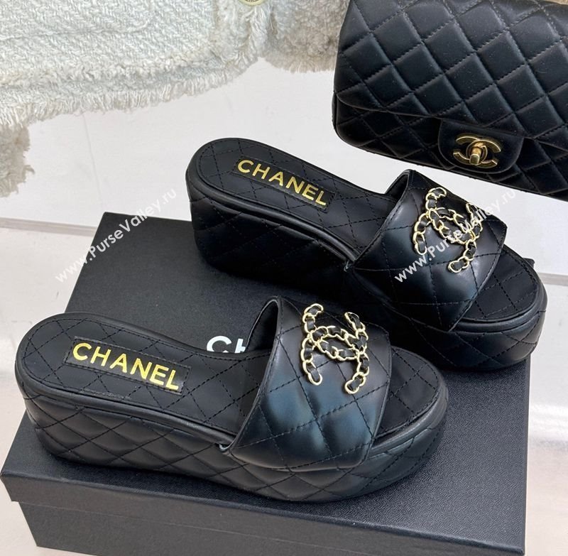 Chanel Quilted Lambskin Wedge Slides Sandal 6.5cm with Chain CC Black 2025 CH030318 (MD-250303124)