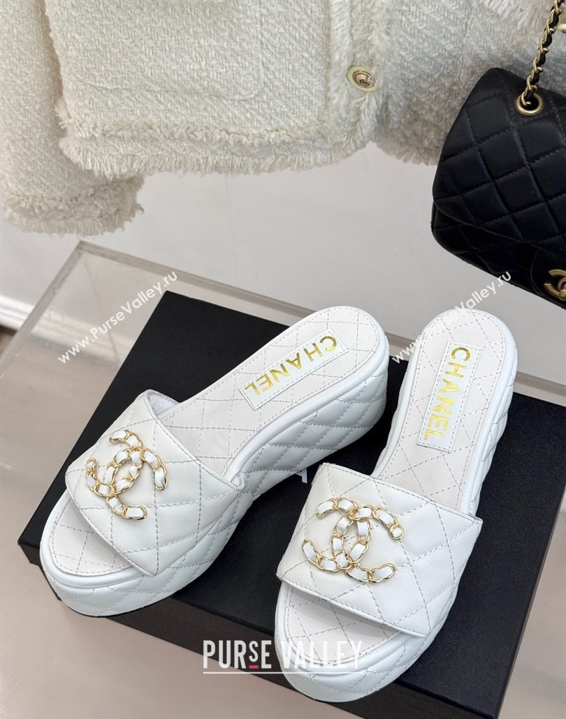 Chanel Quilted Lambskin Wedge Slides Sandal 6.5cm with Chain CC White 2025 CH030318 (MD-250303126)