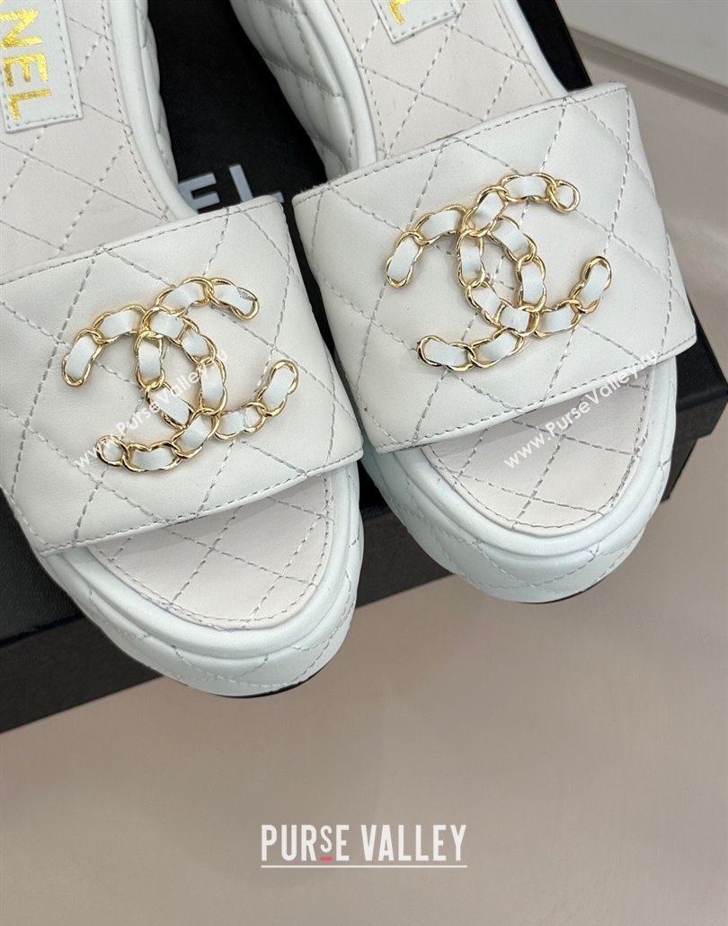 Chanel Quilted Lambskin Wedge Slides Sandal 6.5cm with Chain CC White 2025 CH030318 (MD-250303126)