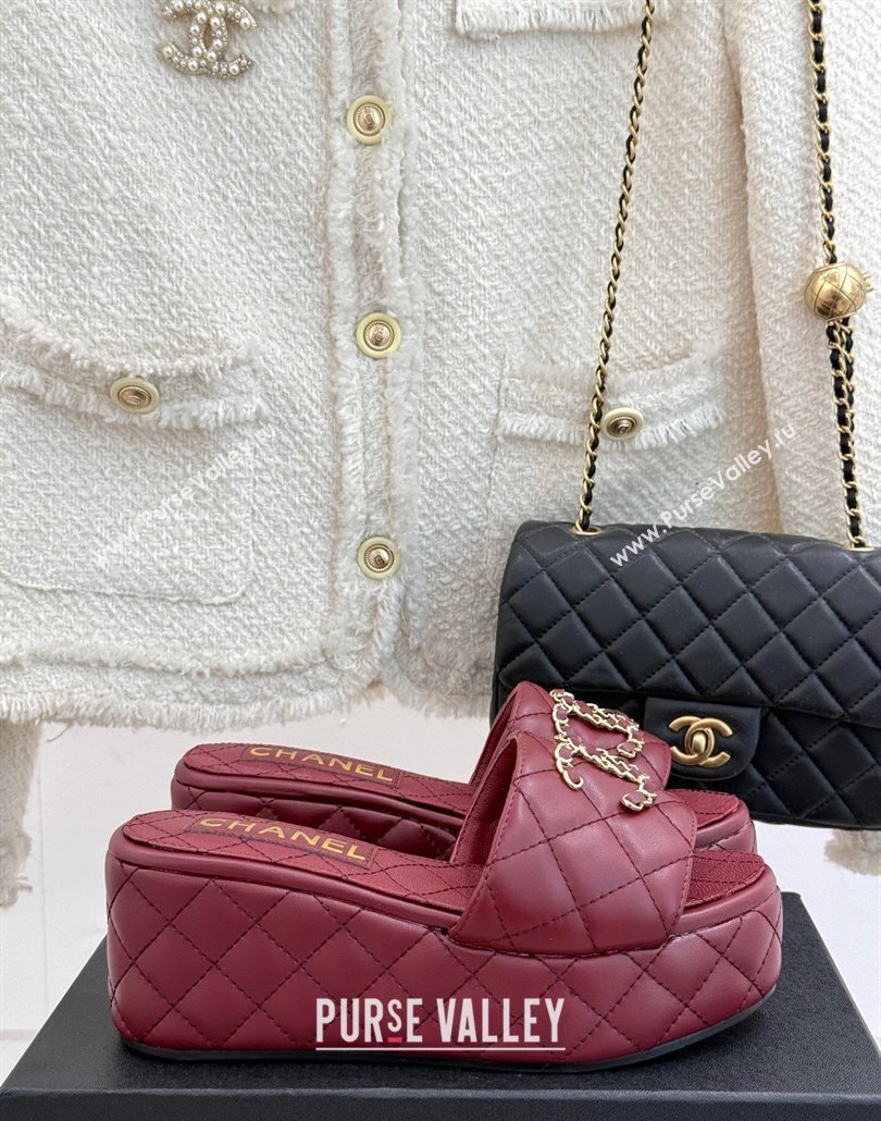 Chanel Quilted Lambskin Wedge Slides Sandal 6.5cm with Chain CC Dark Burgundy 2025 CH030318 (MD-250303127)