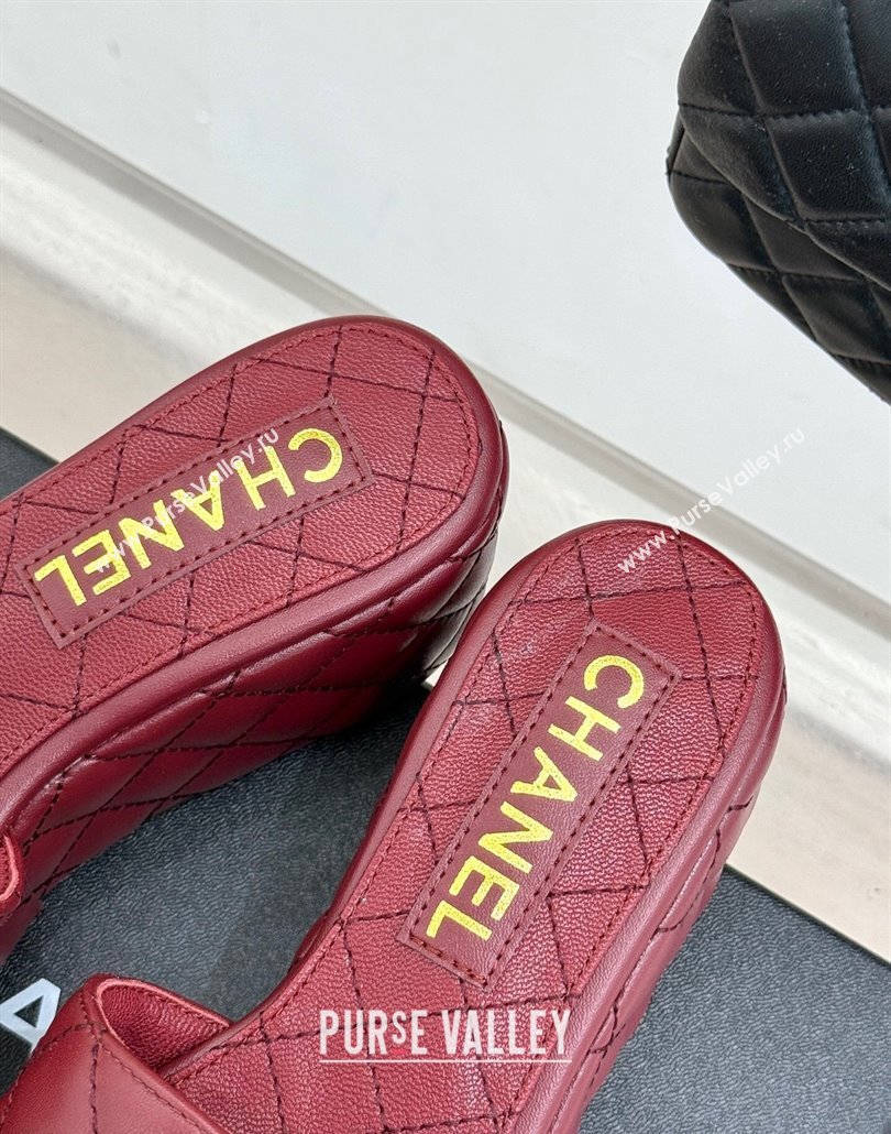 Chanel Quilted Lambskin Wedge Slides Sandal 6.5cm with Chain CC Dark Burgundy 2025 CH030318 (MD-250303127)