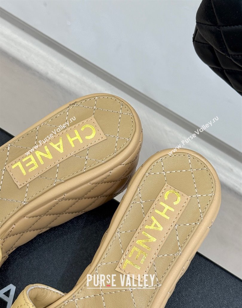 Chanel Quilted Lambskin Wedge Slides Sandal 6.5cm with Chain CC Beige 2025 CH030318 (MD-250303128)