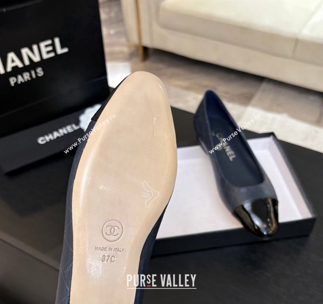 Chanel Printed Lambskin Patent Calfskin Ballet Flats Navy Blue 2025 G02819 (MD-250228121)